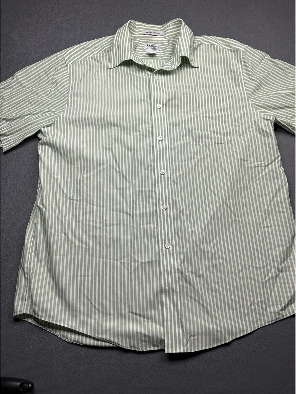 L.L. Bean Button Up Shirt Mens Large Green White Striped Wrinkle Resistant
